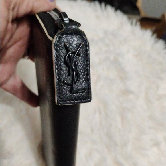 YSL Saint Laurent Black Logo Leather Zippy Wallet - Picture 3 of 8